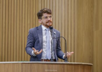 “Mais pontes e viadutos não vão resolver o gargalo da mobilidade em Aracaju ”, alerta Breno Garibalde