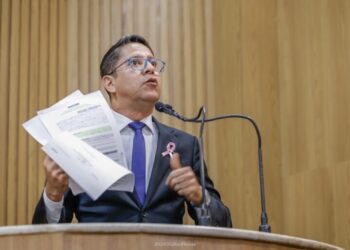 Ricardo Marques pede apuração de suposto contrato milionário entre Emsurb e empresa que fará o Natal Iluminado