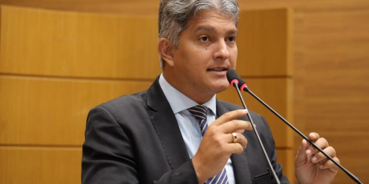 Dr. Samuel vai até a Polícia Federal denunciar crimes eleitorais cometidos em Socorro