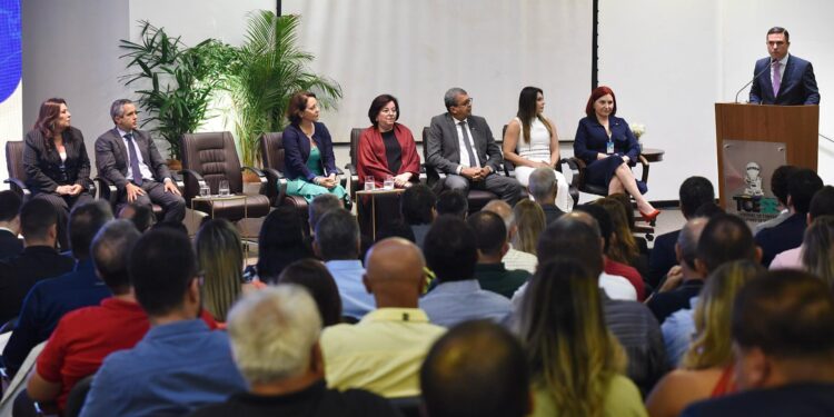 TCE promove evento sobre transição responsável para prefeitos eleitos e equipes de transição