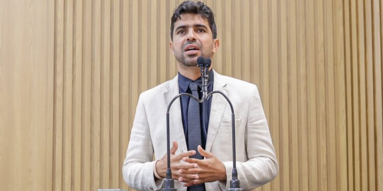 CMA aprova projetos de Pastor Diego que revisam as regras para emissão de som em templos