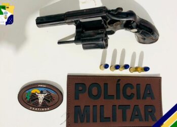 PM prende suspeito de tentativa de homicídio e apreende arma de fogo em Feira Nova