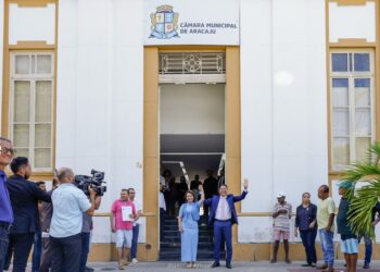 Emília Corrêa retorna à Câmara e celebra vitória como primeira prefeita eleita de Aracaju