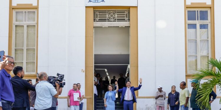 Emília Corrêa retorna à Câmara e celebra vitória como primeira prefeita eleita de Aracaju