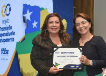 Emília Corrêa participa de evento no TCE para garantir transição responsável e transparente em Aracaju