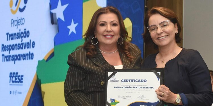 Emília Corrêa participa de evento no TCE para garantir transição responsável e transparente em Aracaju