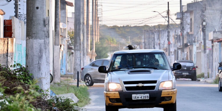 Carro Fumacê circula pelas ruas de São Cristóvão até 14 de novembro; confira os locais