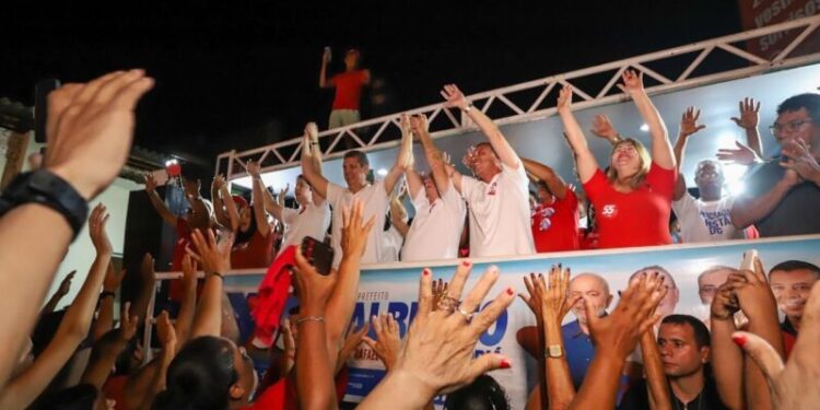 Ministro Márcio Macedo finaliza mais um dia de compromissos no interior sergipano, reforçando o apoio ao time de Lula em Sergipe