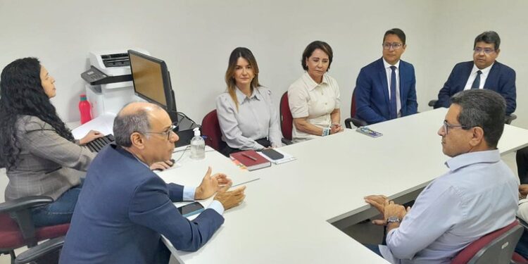 Justiça Eleitoral reuniu-se com candidatos sobre 2º turno