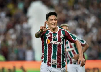 Cano encerram jejum e Fluminense derrota Athletico no Brasileiro