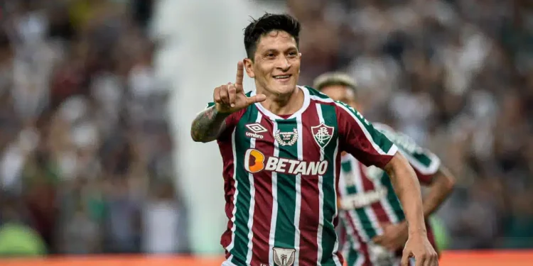 Cano encerram jejum e Fluminense derrota Athletico no Brasileiro