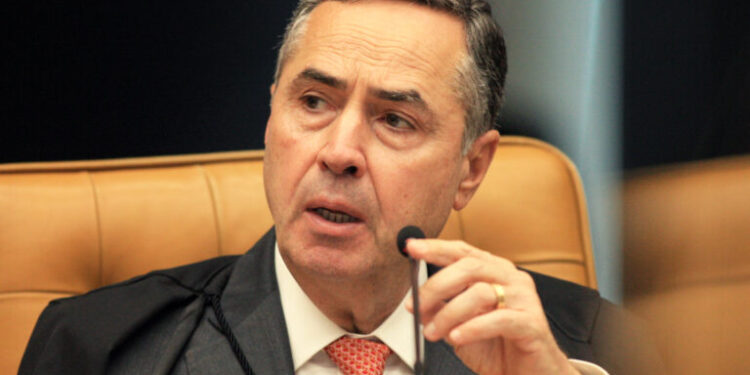 “Não se mexe em instituições que estão funcionando”, diz Barroso sobre propostas para restringir poderes de ministros