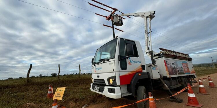 Energisa realiza obras para melhoria da rede elétrica nos municípios sergipanos 