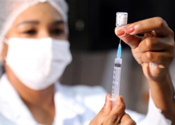 Aracaju recebe 1.500 doses de vacina contra covid-19 para nova cepa