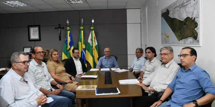Prefeito Edvaldo constitui comissão para transição de governo