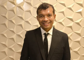 Professor de escola estadual em Tobias Barreto lança minidicionário para facilitar aprendizado do inglês