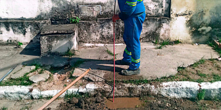 Deso identifica mais de 100 imóveis abastecidos com água irregularmente em Rosário do Catete