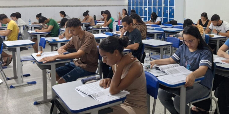 Estudantes da rede estadual intensificam preparação para o Enem