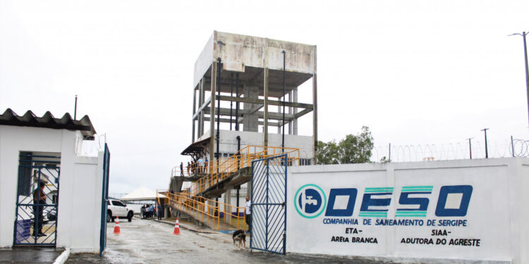 Moradores de Areia Branca destacam melhorias no abastecimento de água realizado pela Deso