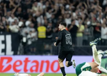 Corinthians vence clássico com o Palmeiras para se afastar do Z4