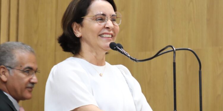 Emília Corrêa discursa na Câmara sobre ações em Brasília, secretariado e compromisso com Aracaju