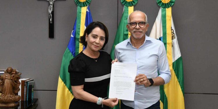 Prefeita eleita Emília Corrêa formaliza equipe de transição para início dos trabalhos em Aracaju
