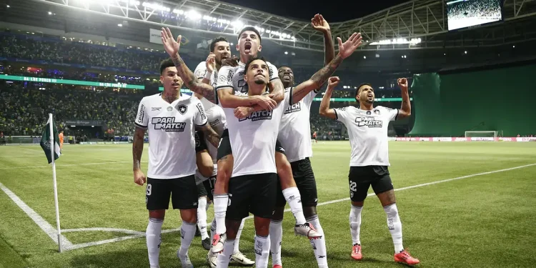 Brasileiro: Botafogo vence Palmeiras por e 3 a 1 e reassume liderança