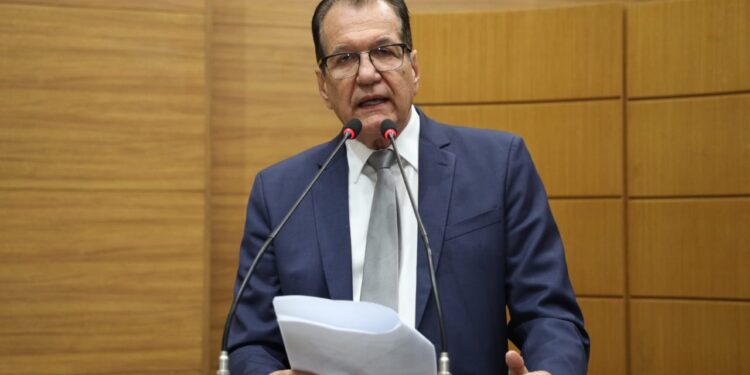 Adailton fala sobre possível má execução de obra em Barra
