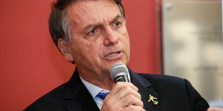 Bolsonaro nega à CGU que pediu ação da PRF no pleito eleitoral de 2022