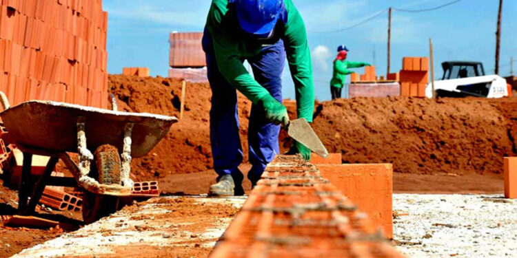 Construção civil alcança maior nível de capacidade operacional em 11 anos