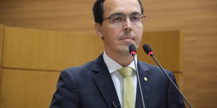 Georgeo solicita prestação de contas da Secretária de Assistência Social e Cidadania na Alese