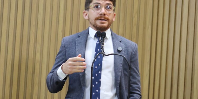 “Perdi meu tio pela falta de acessibilidade nas ruas de Aracaju”, declara Breno Garibalde