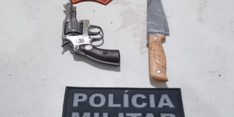 Polícia Militar prende suspeitos por porte ilegal de arma de fogo no Bairro América em Aracaju