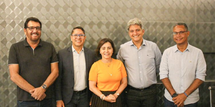 Dr. Samuel se reúne com prefeitos eleitos da Grande Aracaju e discute licitação do transporte público 