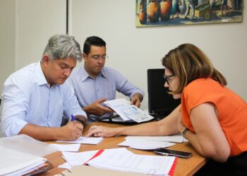 Dr. Samuel visita instalações da Prefeitura de Socorro e participa de reuniões de transição 
