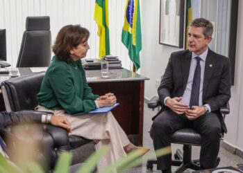 Emilia e Ricardo visitam todos os gabinetes parlamentares em Brasília e apresentam demandas de Aracaju