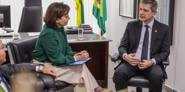 Emilia e Ricardo visitam todos os gabinetes parlamentares em Brasília e apresentam demandas de Aracaju
