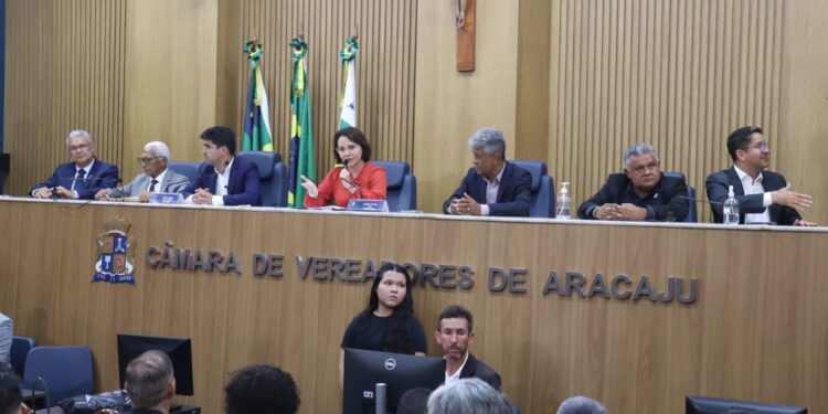 Com presença de líderes religiosos, Emília preside Audiência  Pública sobre a “Reforma Protestante”
