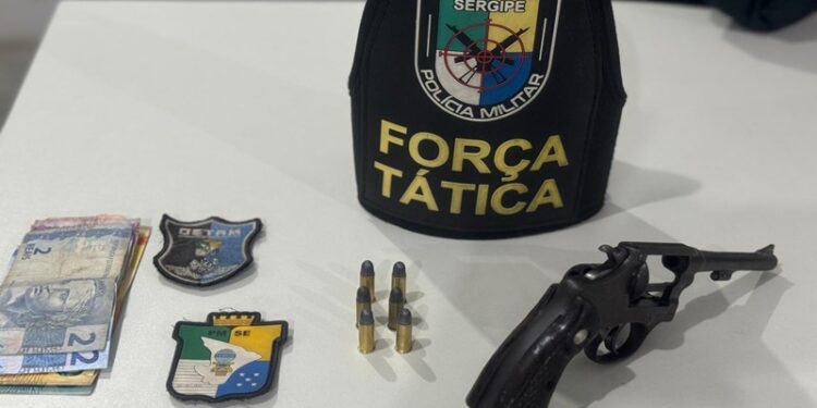 PM prende homem por porte ilegal de arma de fogo no Bairro Terra Dura