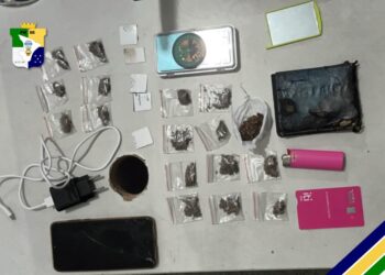 Polícia Militar flagra dois jovens traficando drogas no Conjunto Albano Franco