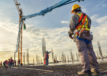 Projeção de crescimento da construção civil sobe para 3,5%; taxa de juros e restrição de crédito preocupam