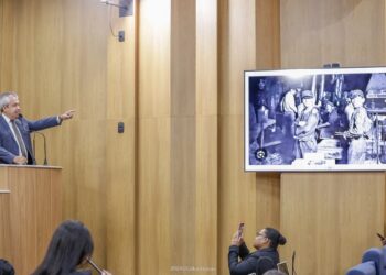 “As pessoas trabalham para viver e não vivem para trabalhar”, declarou Elber defendendo o fim da escala 6×1