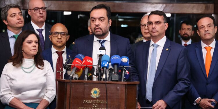 André Moura acompanha governador Cláudio Castro em discussão sobre Segurança Pública com o Senado