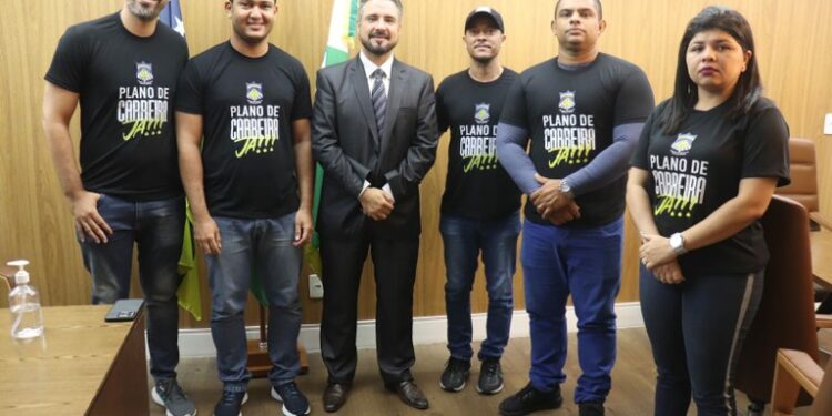 Presidente da CMA recebe sindicato dos agentes de trânsito para discutir plano de carreira