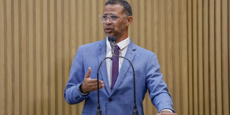 Vereador Sargento Byron parabeniza educação municipal de Aracaju