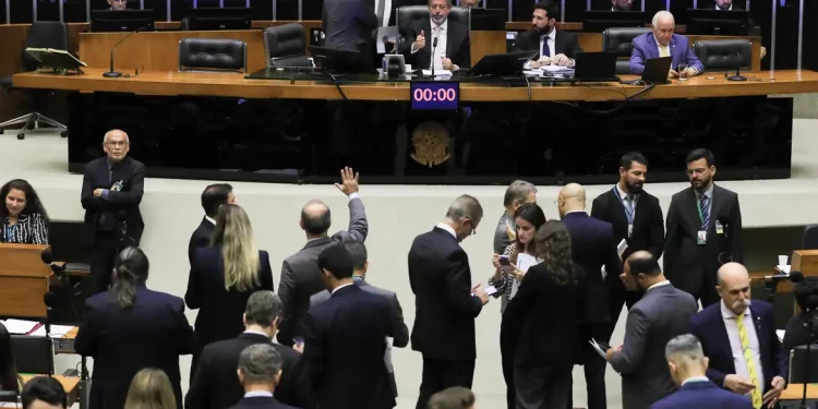 Câmara aprova texto final de projeto que muda as regras para emendas