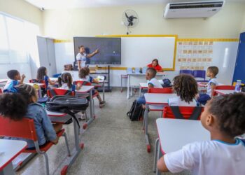 Prefeitura de Aracaju inicia fase de renovação de matrícula para alunos da rede municipal