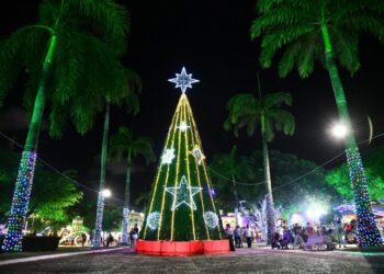Prefeito Edvaldo acende as luzes do Natal Iluminado no Centro de Aracaju