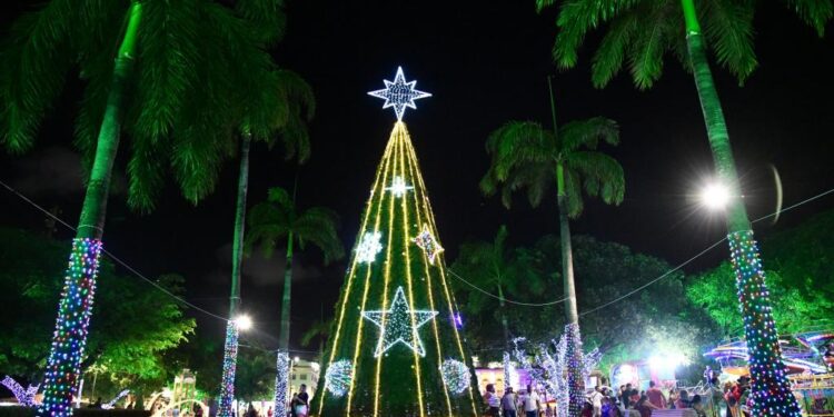 Prefeito Edvaldo acende as luzes do Natal Iluminado no Centro de Aracaju
