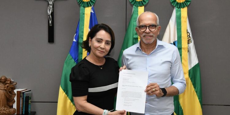 Edvaldo atende solicitação de Emília para congelamento do IPTU em 2025